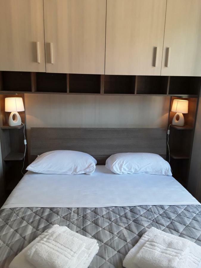 Bilocale Centro Biella Apartment Bagian luar foto