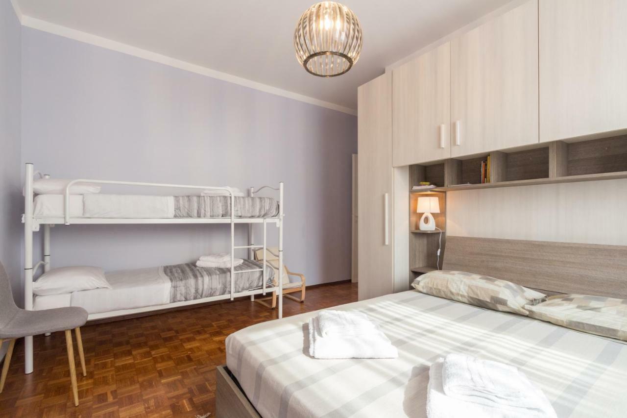 Bilocale Centro Biella Apartment Bagian luar foto
